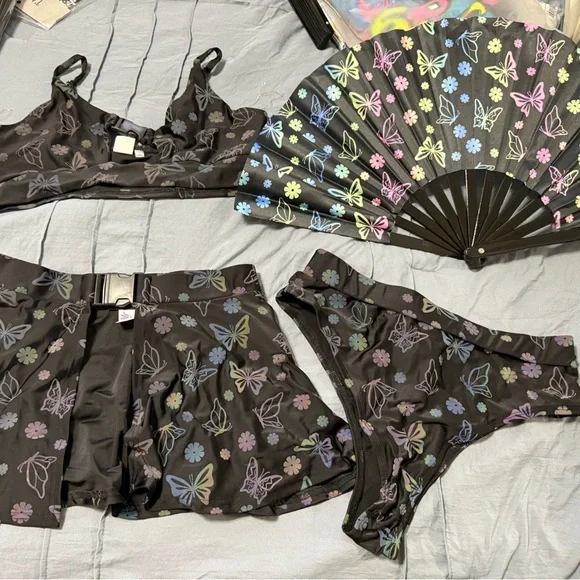 iHeartRaves Black Holographic Set with Multicolor Butterfly Design - Picture 1 of 6
